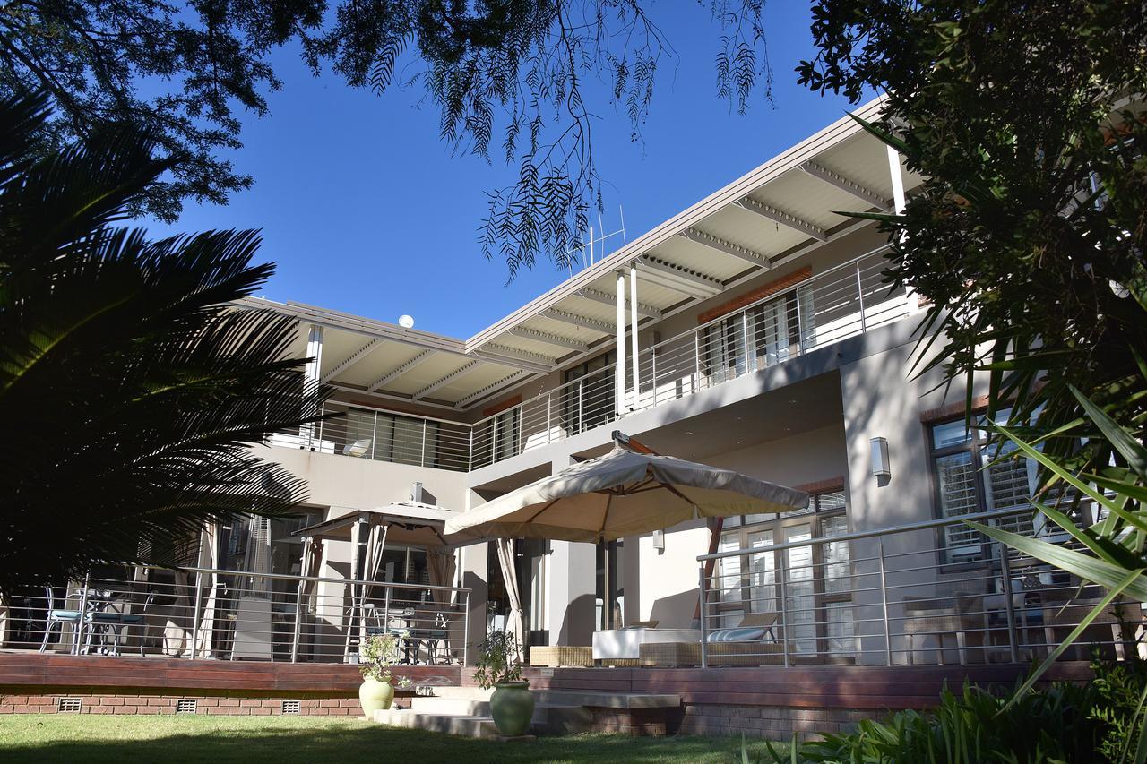 Tredenham Boutique Hotel 布隆方丹 外观 照片 The house from the garden